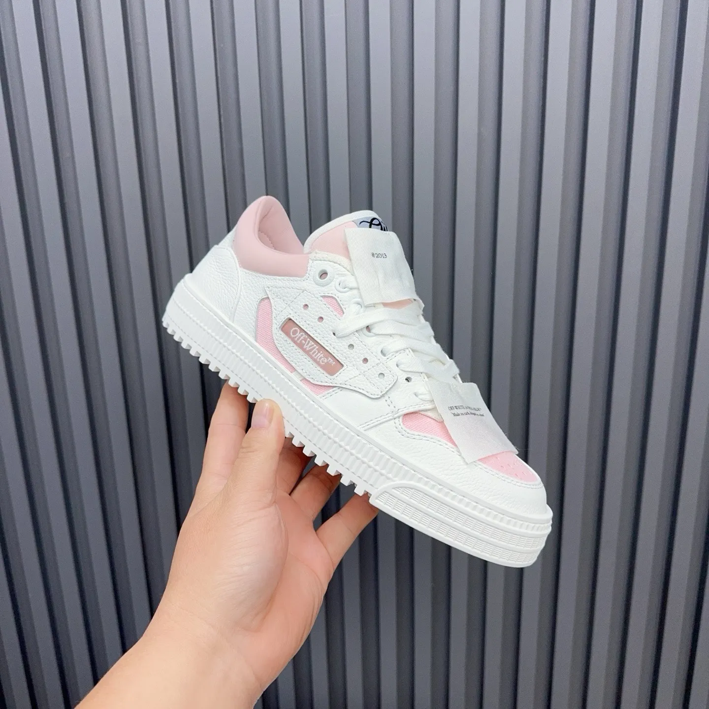 P760 OFF WHITE⚡️Couple model⚡️35-40 women’s model 39-46 men’s model